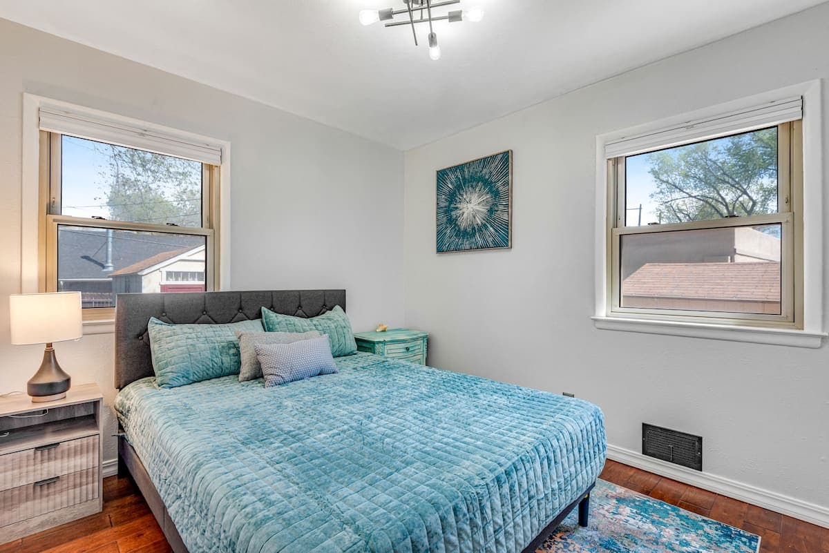 Broadmoor Basecamp, Bedroom 1