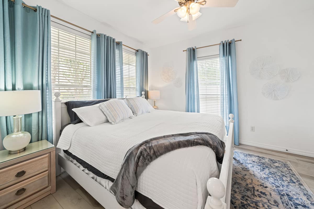 Luxury Beach Retreat, Bedroom 2